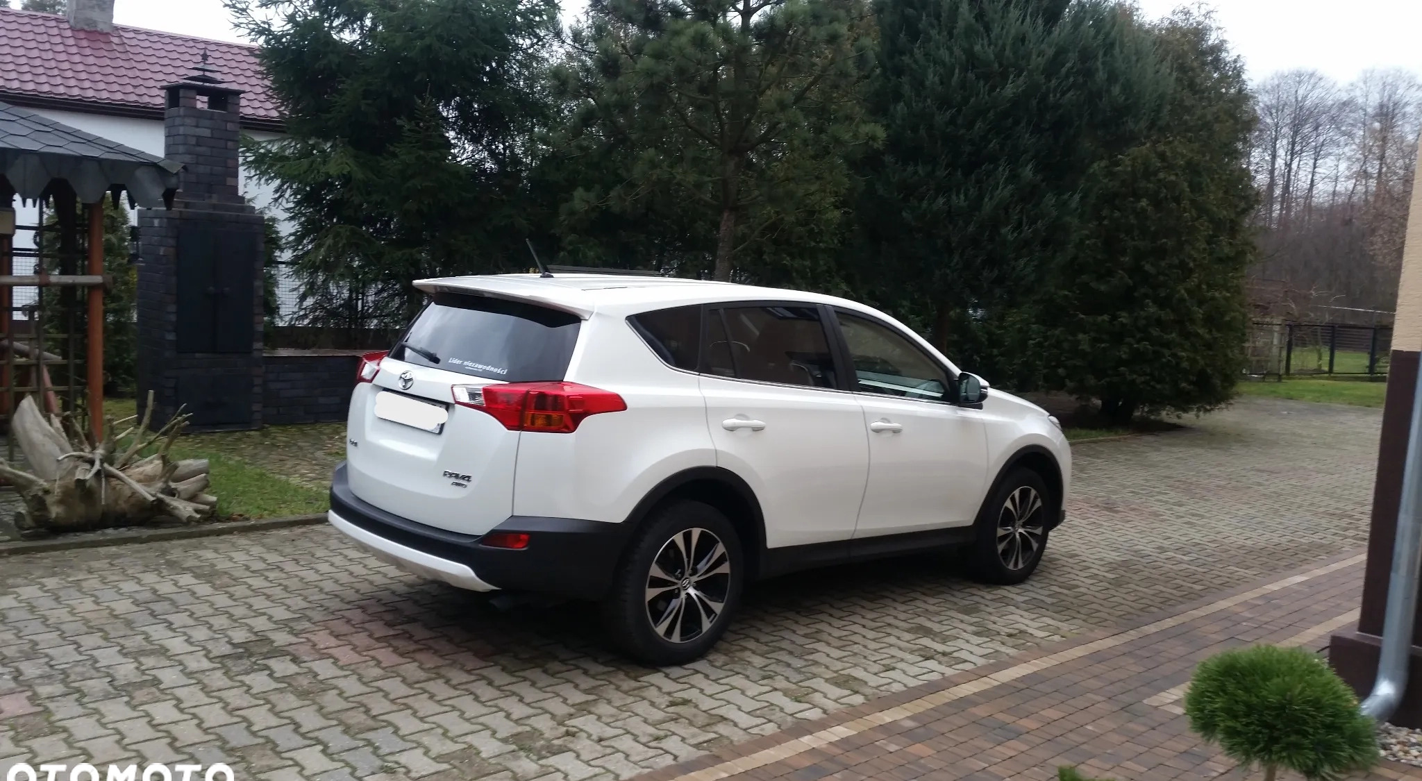 Toyota RAV4 cena 70500 przebieg: 209900, rok produkcji 2015 z Koluszki małe 106